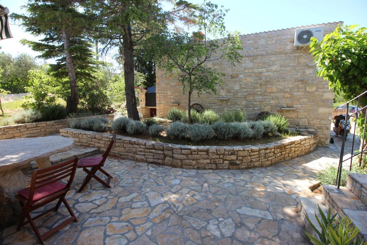 Stone House Skrivena Villa Pridraga Buitenkant foto